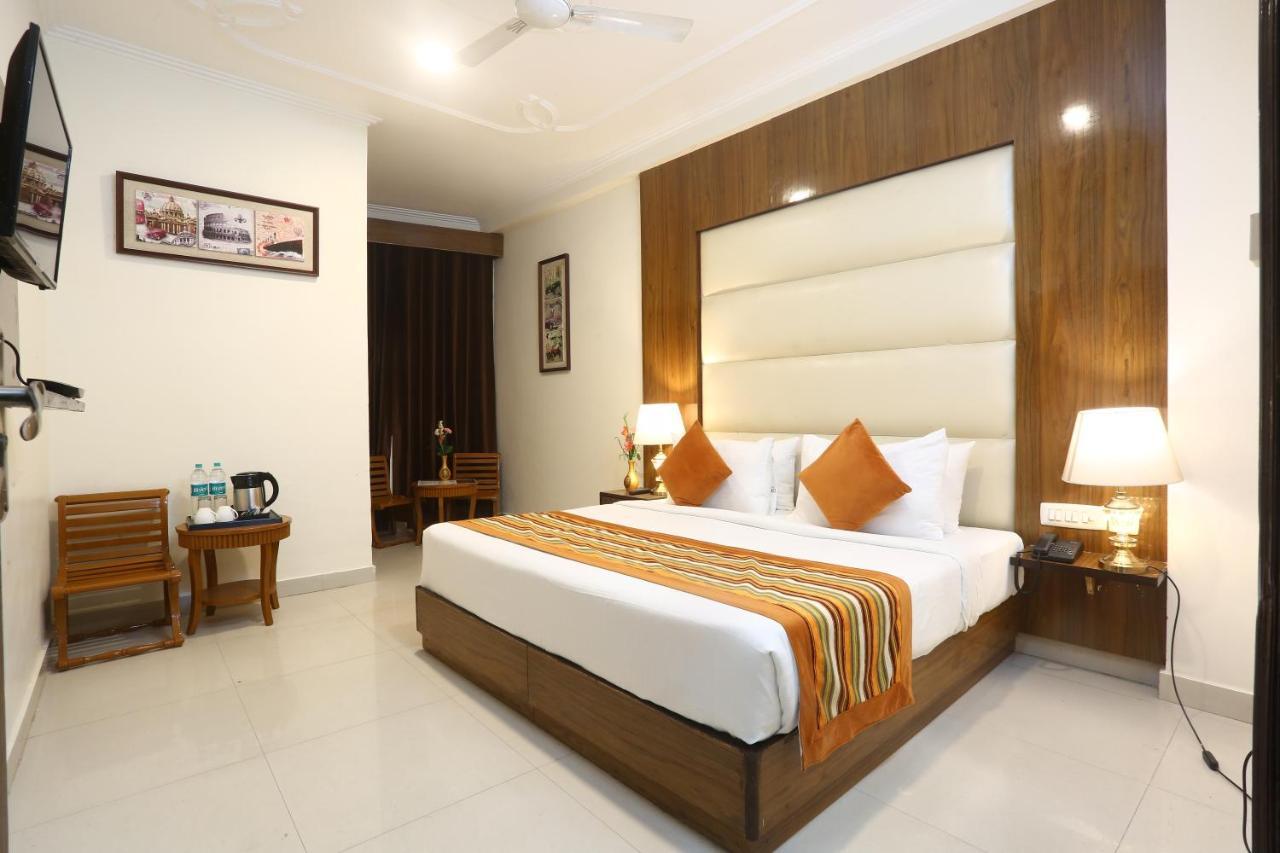แอร์พอร์ต โฮเทล เอิร์ธ Hotel เดลี ภายนอก รูปภาพ