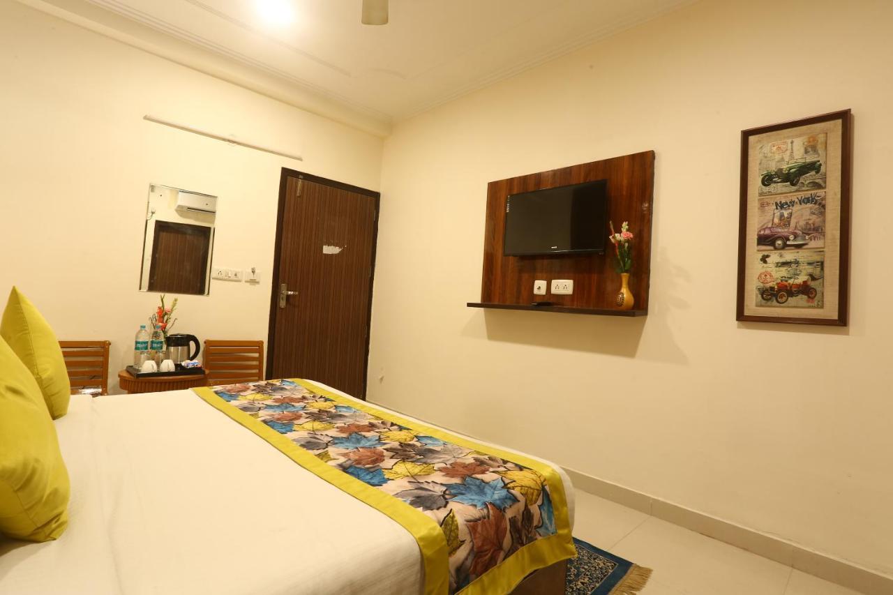 แอร์พอร์ต โฮเทล เอิร์ธ Hotel เดลี ภายนอก รูปภาพ